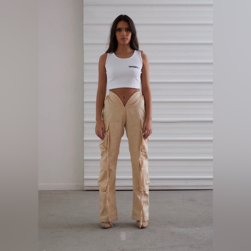 Varenne v cut khaki pants size medium